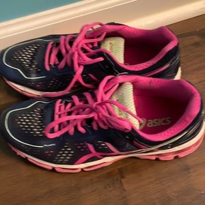 Women’s ASICS gel-kayand 22 size 7 1/2